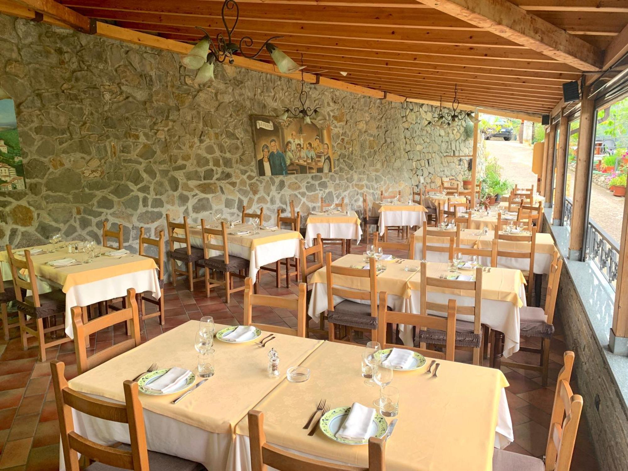 La Favorita Apricale B&B & Ristorante ภายนอก รูปภาพ