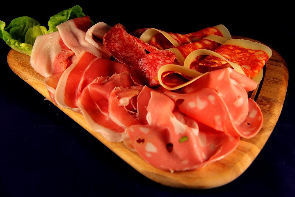 La Favorita Apricale B&B & Ristorante ภายนอก รูปภาพ